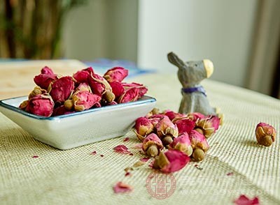 适量饮用玫瑰花茶有助于活血化瘀
