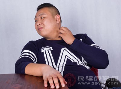 遗传突变、荷尔蒙水平的波动、皮肤健康状况等，都可能与胡须生长速度有关